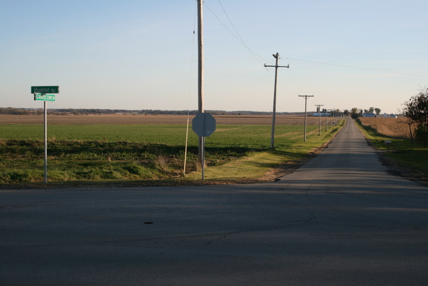 USA, Illinois - Back Country Roads