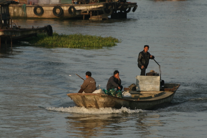 Oct 9 2007 - Changrong village, Jiangsu Prov, China. Morning. The canal under the bridge I was sitting on.