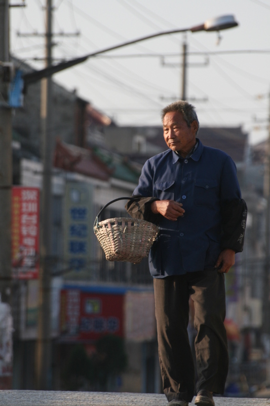 Oct 9 2007 - Changrong village, Jiangsu Prov, China. Morning.