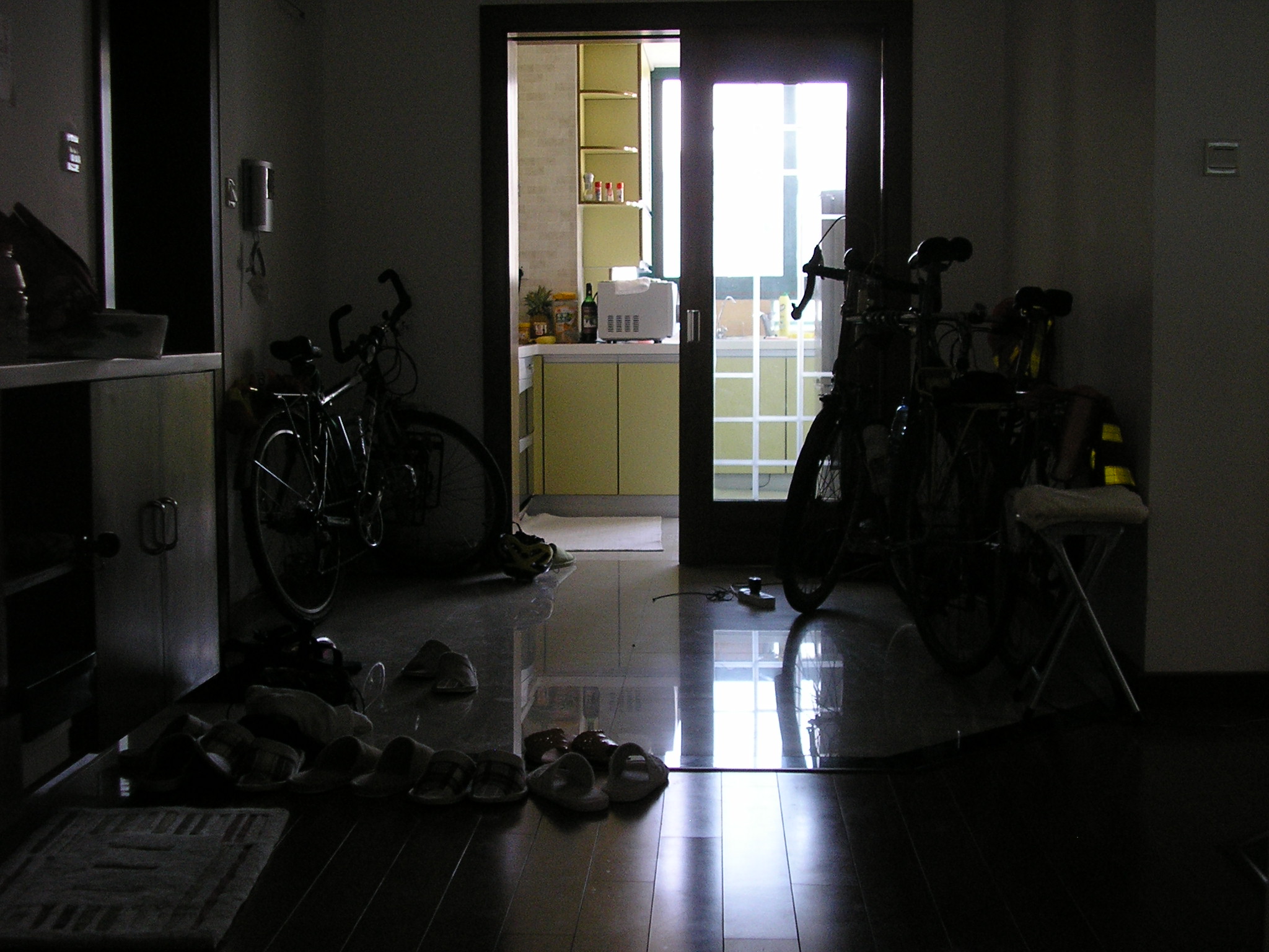 Oct 14-19 2007 - Shanghai - looking from the living room into the entry way and kitchen