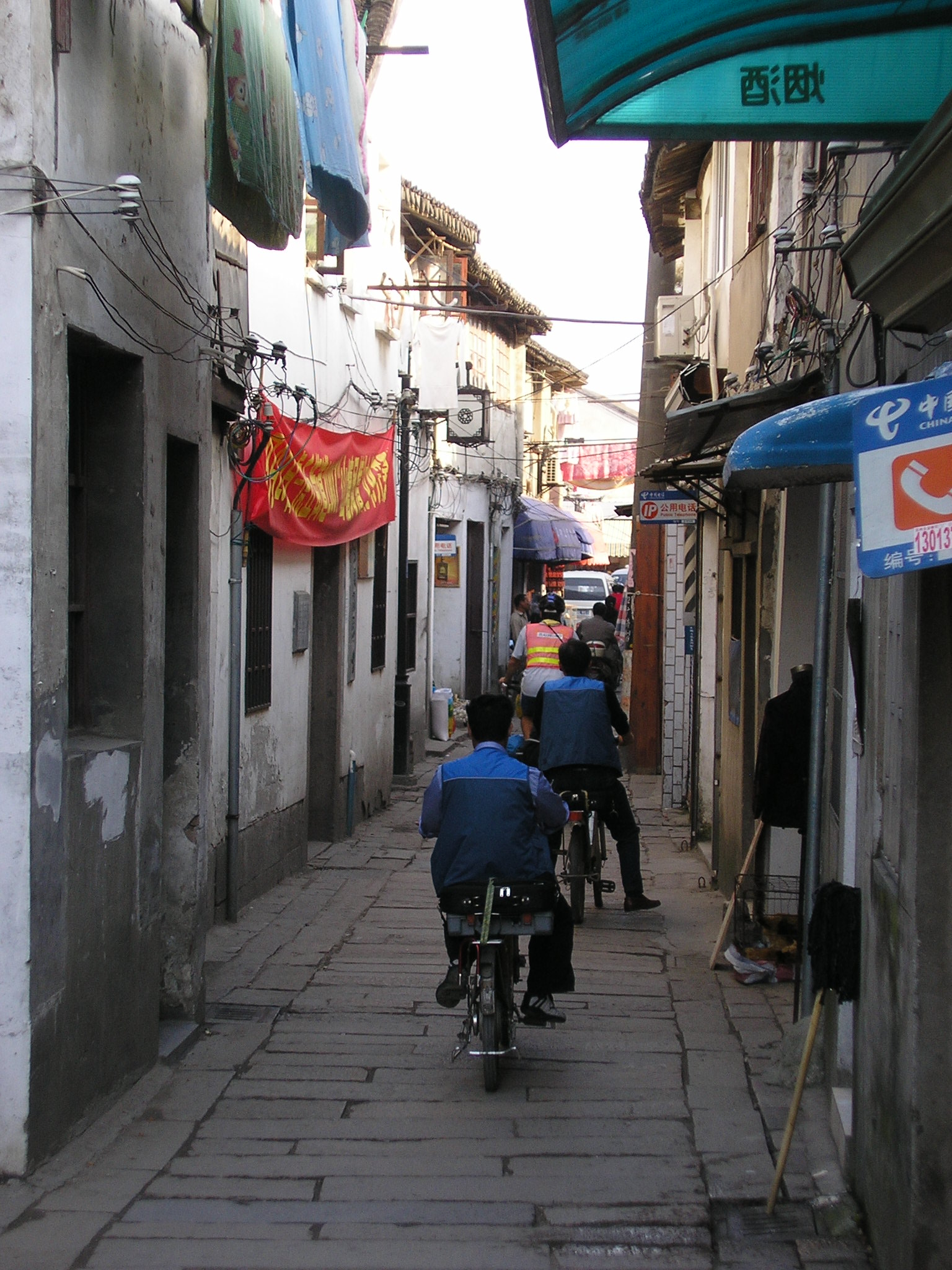 Oct 13 2007 - on the streets of old Suzhou