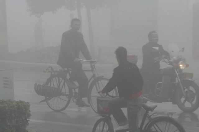 Oct 23 2007 - A foggy morning in a small Chinese town