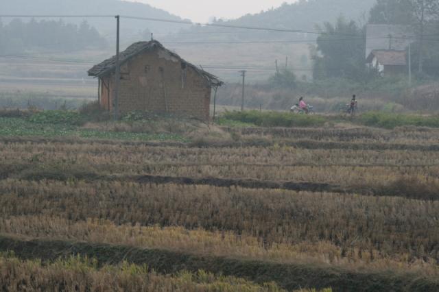 Kid bikers in Hunan's countryside