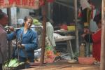 Meihua morning market - Buying chicken, selling vegetables