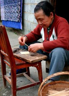 00310woman-outside-a-buddhi.jpg