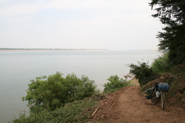 Cambodia - Lunch along the mighty Mekong River