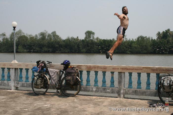 Thailand - Jim jumpıng ın a rıver to cool off