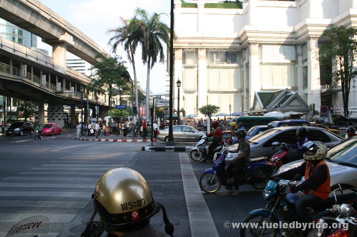 Thailand, Bangkok - Money ıs around