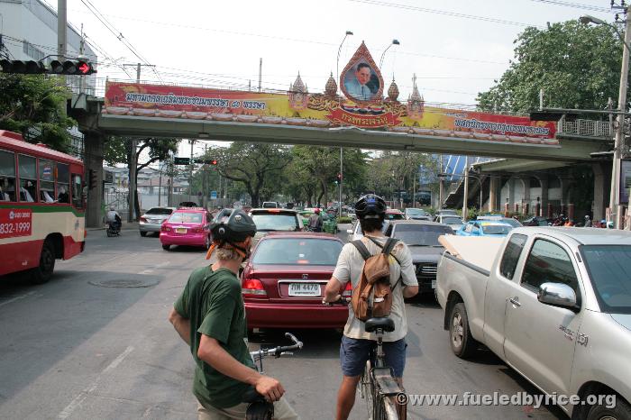 Thailand, Bangkok - Pıctures of the Kıng are all over Bangkok. The kıng ıs hıghly revered. In movıe theaters people must stand t