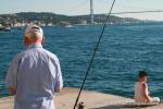 Türkiye, İstanbul - The Bosphorus Straight - goin fishin