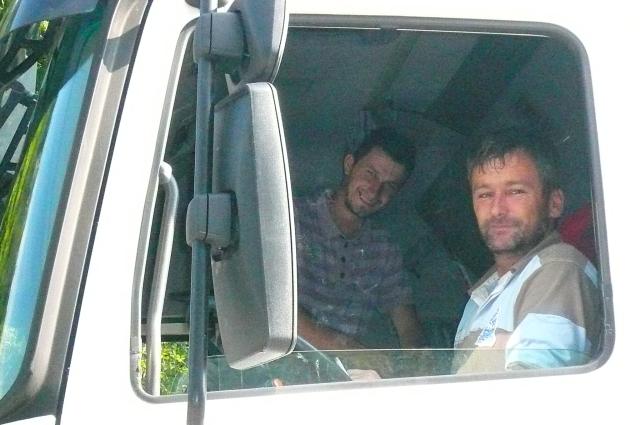 These two truck drivers snapped our picture in Serbia. They were amazed by the  sight of our trailer and panniers. Thus we snapp