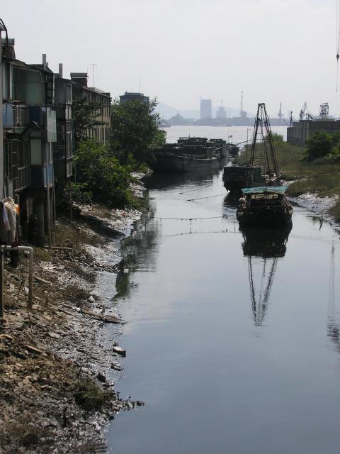 Oct 2007 - Looking down a polluted creek to the mighty Yangze (Changjiang in Chinese, or "long river") a little over 1