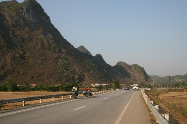 Vietnam - biking down from the China-Vietnam border at Pingxiang/Dang Dong