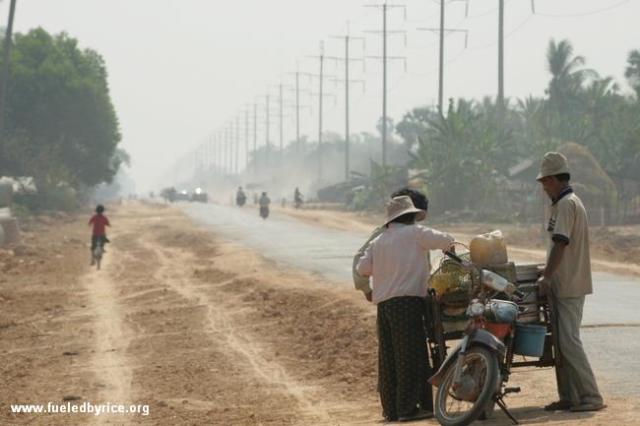 Cambodia - back on the road, Siem Reap to Thai border