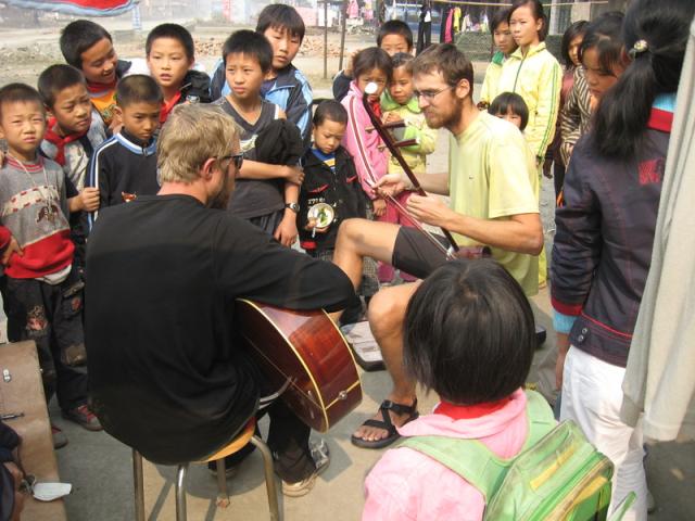 China - A quick concert before lunch (Jim)